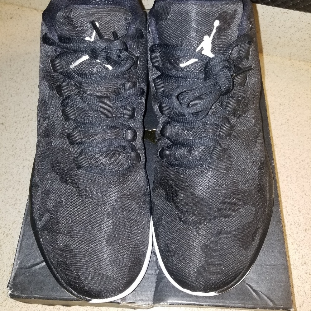Jordan B fly